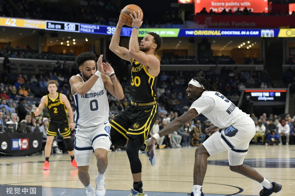 以控球后卫 以控球后卫