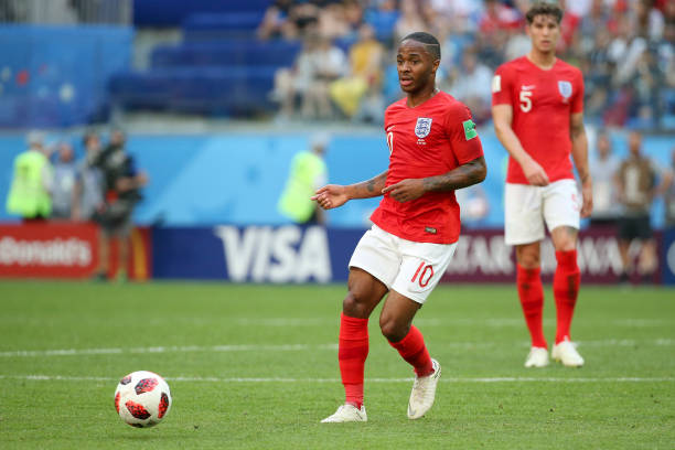 以8球位居 以8球位居